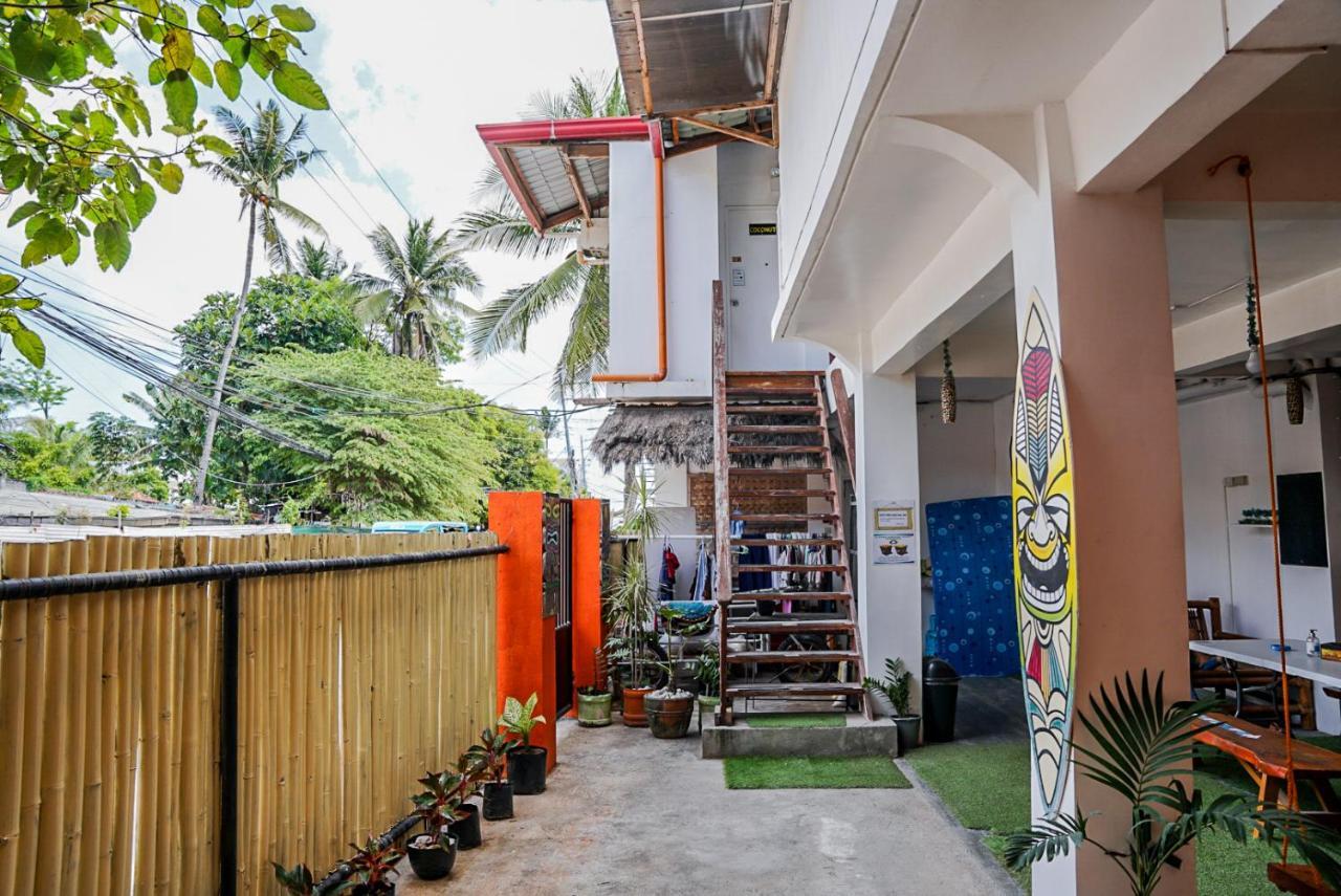 Chill Out Hostel Balabag  Bagian luar foto