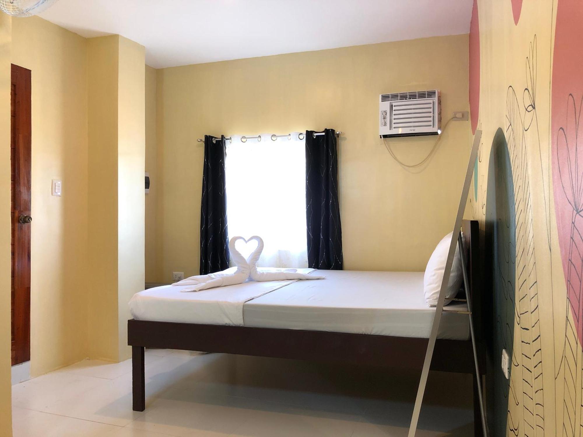 Chill Out Hostel Balabag  Bagian luar foto