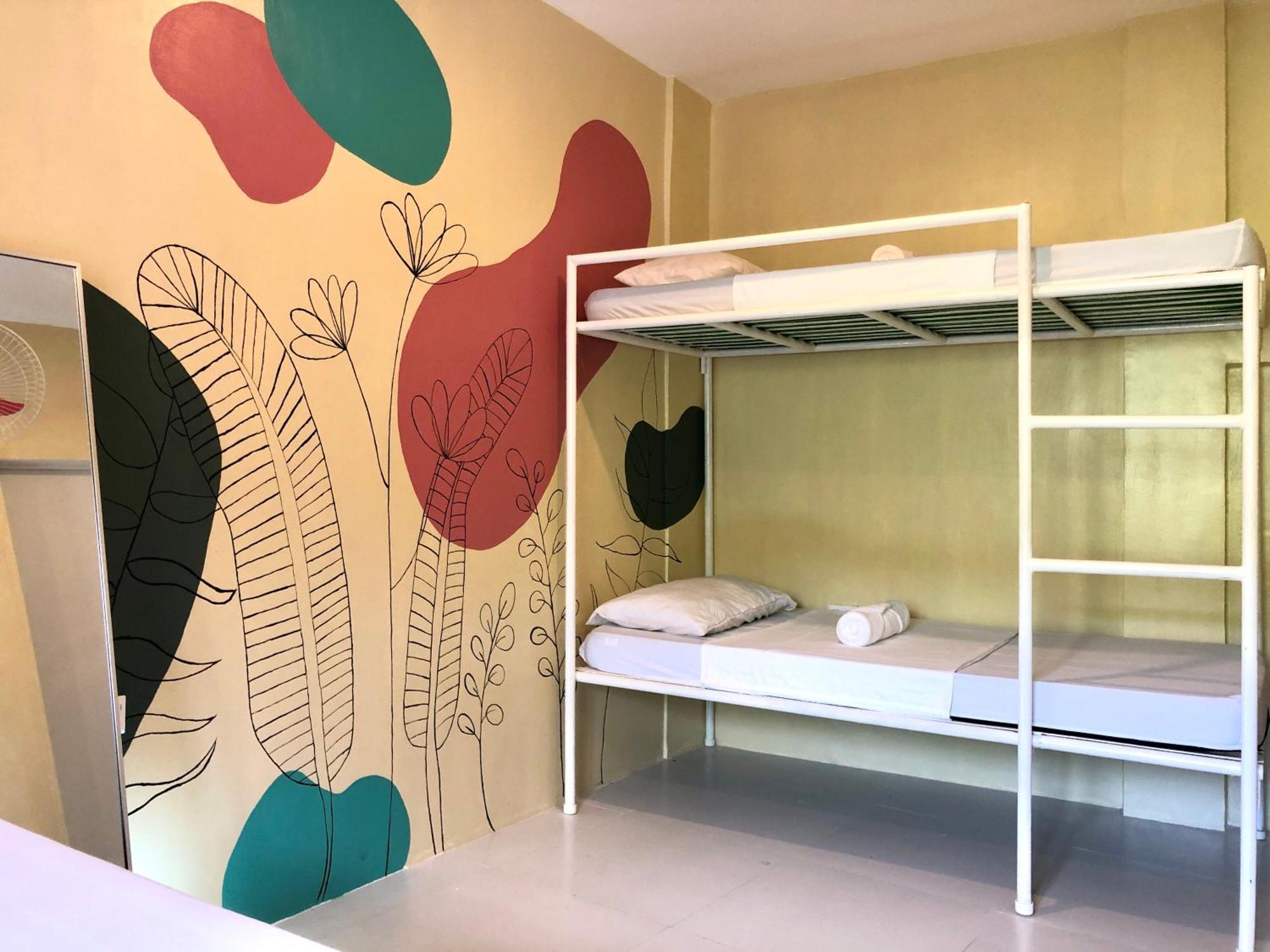 Chill Out Hostel Balabag  Bagian luar foto