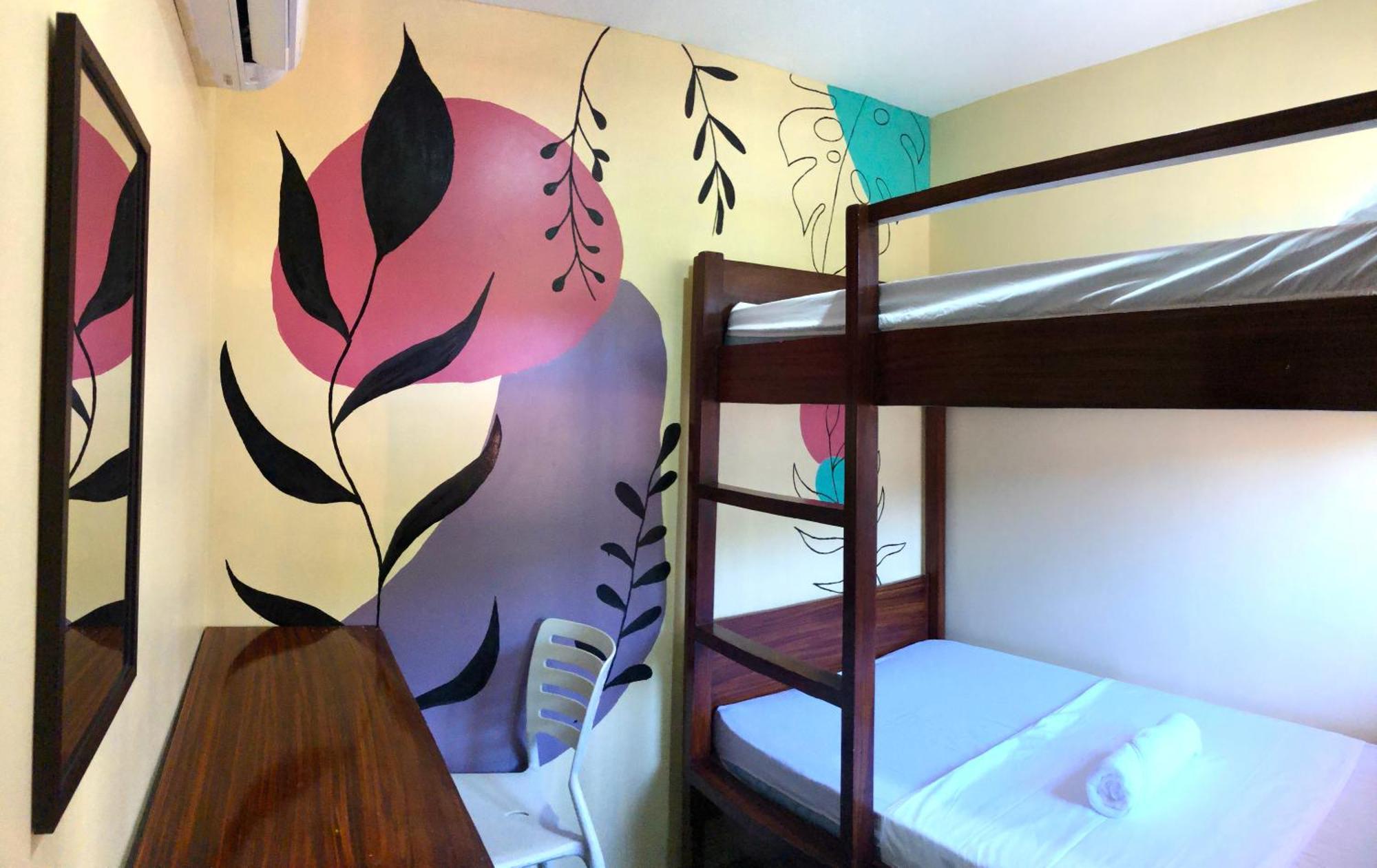 Chill Out Hostel Balabag  Bagian luar foto