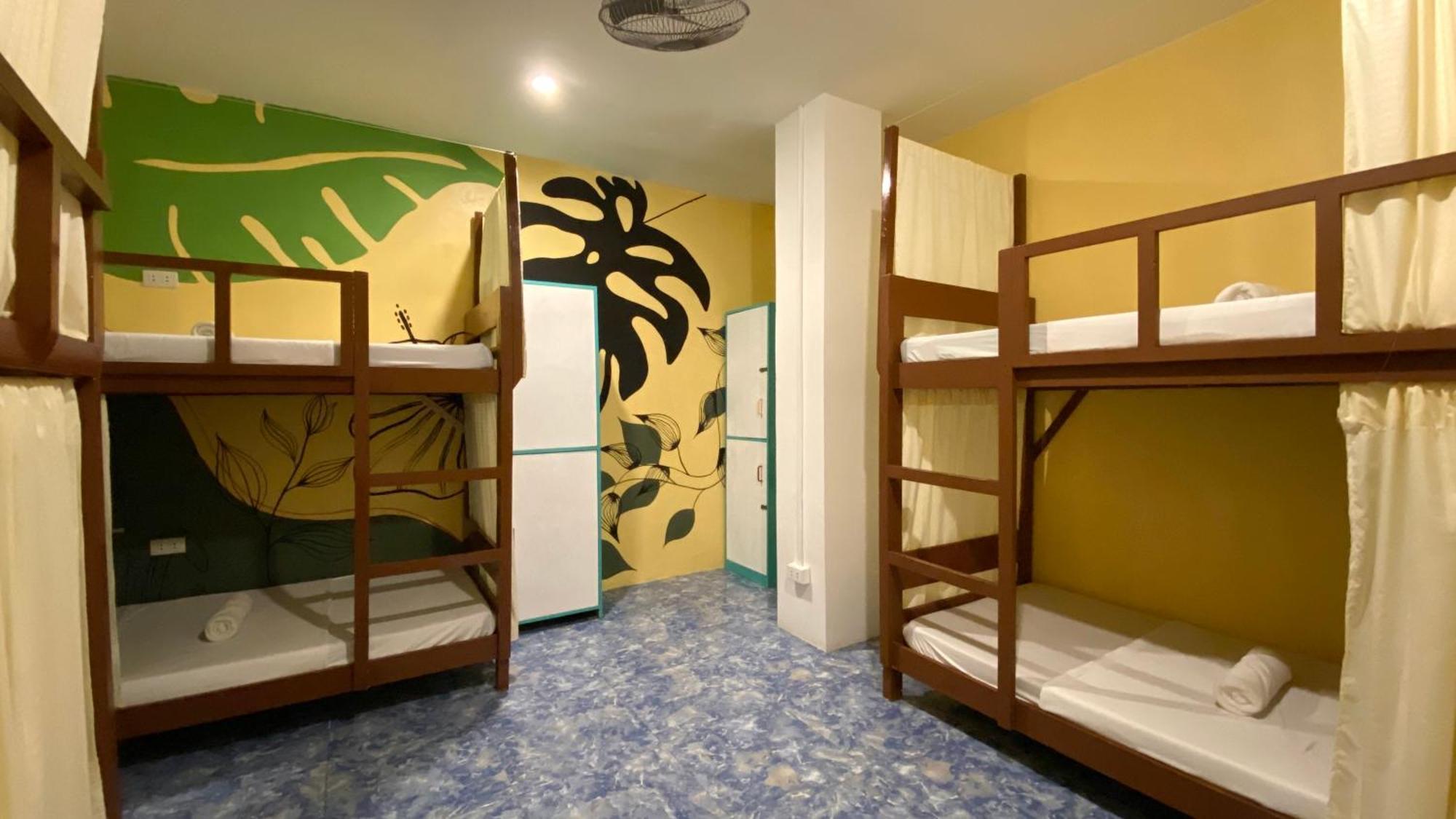 Chill Out Hostel Balabag  Bagian luar foto