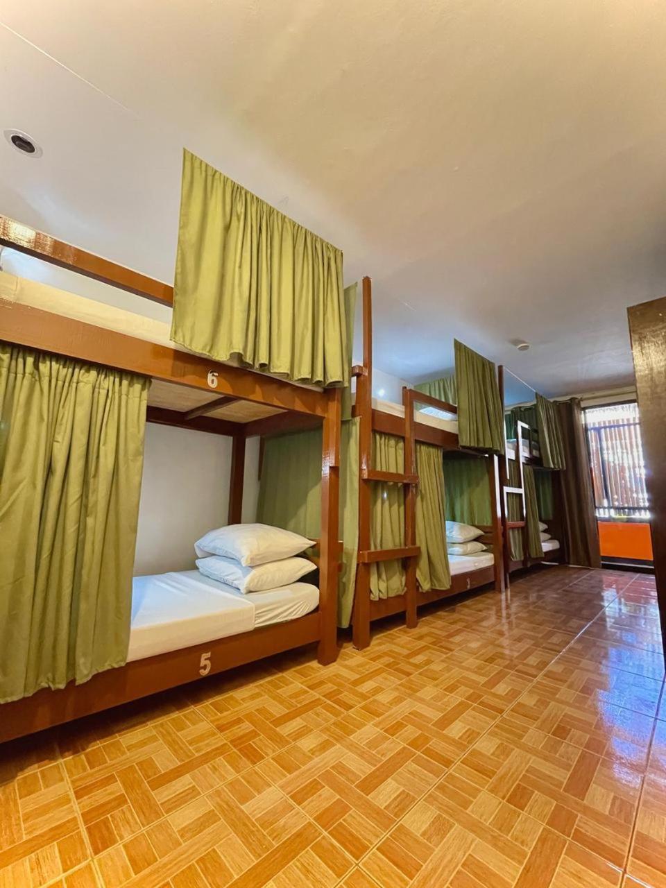 Chill Out Hostel Balabag  Bagian luar foto
